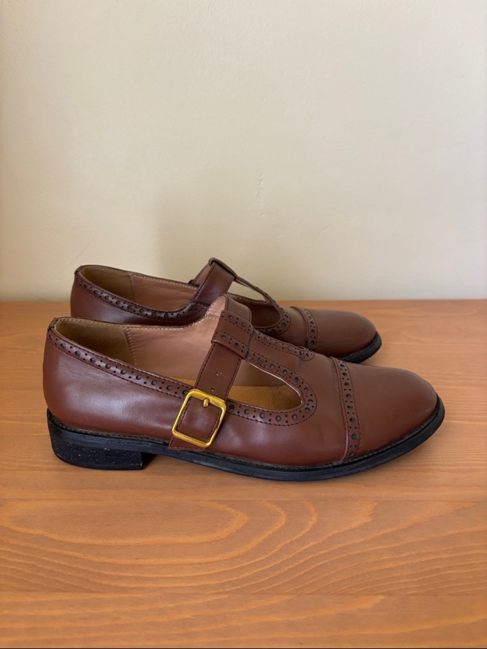 Classic Brown Leather T-Strap Dress Shoes Vintage Style Women’s size 7